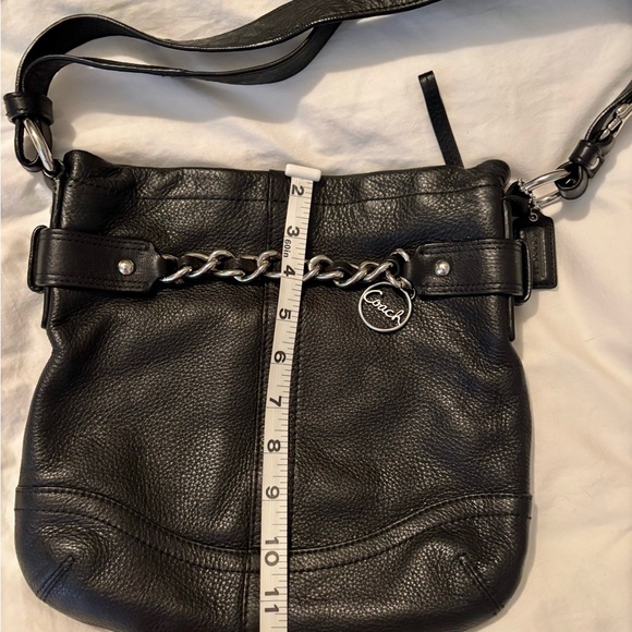Early 2010s Coach bag. Pebbled black leather. - Picture 5 of 7